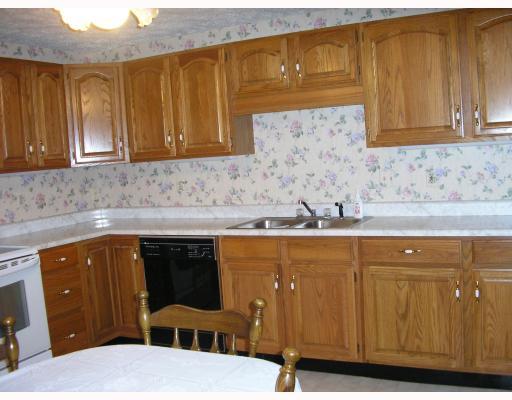 2850 Edgecliff Road, Unit 17 Lower Burrell, PA 15068 - Photo 3 of 8 Kitchen.