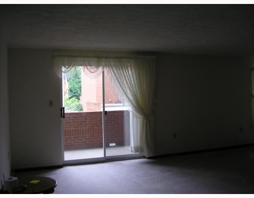 2850 Edgecliff Road, Unit 17 Lower Burrell, PA 15068 - Photo 8 of 8 Living Room.