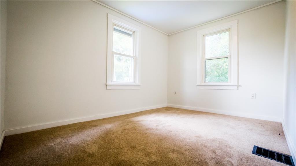 118 Dunkle Road Parker, PA 16049 - Photo 12 of 19 10x9 Carpeted Living Room