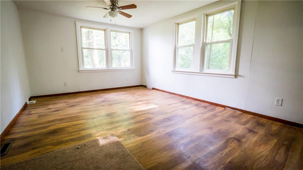 118 Dunkle Road Parker, PA 16049 - Photo 9 of 19 14x11 Dining Room with Vinyl Flooring