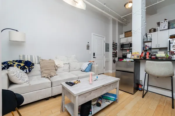 $6,750 | 37 Temple Place, Unit 404, Boston, MA 02111