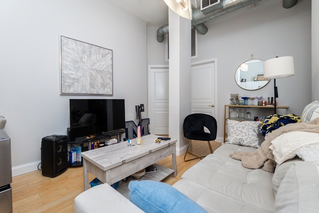 37 Temple Place, Unit 404 Boston, MA 02111 - Photo 8 of 17