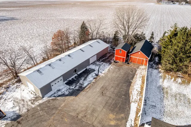$450,000 | 7421 Squaw Prairie Road, Garden Prairie, IL 61038