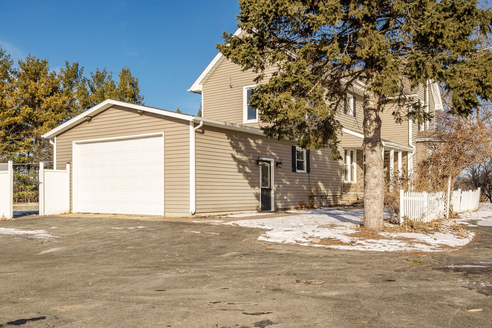 7421 Squaw Prairie Road Garden Prairie, IL 61038 - Photo 4 of 40