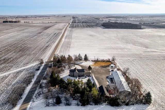 $450,000 | 7421 Squaw Prairie Road, Garden Prairie, IL 61038