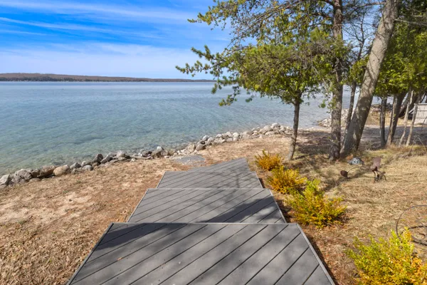 $1,950,000 | 3151 Crystal Drive, Beulah, MI 49617