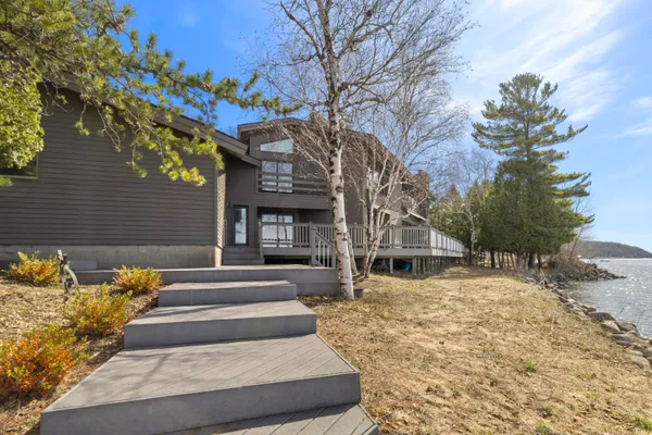 $1,950,000 | 3151 Crystal Drive, Beulah, MI 49617