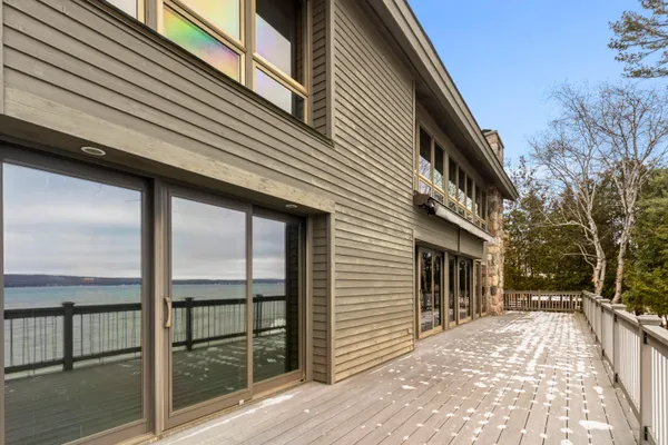 $1,950,000 | 3151 Crystal Drive, Beulah, MI 49617