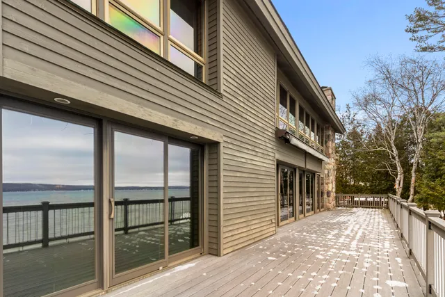 $1,950,000 | 3151 Crystal Drive, Beulah, MI 49617