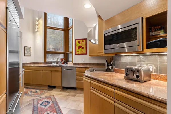 $1,950,000 | 3151 Crystal Drive, Beulah, MI 49617