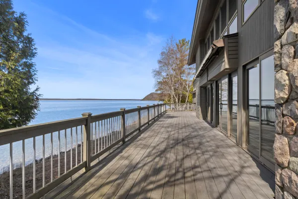 $1,950,000 | 3151 Crystal Drive, Beulah, MI 49617