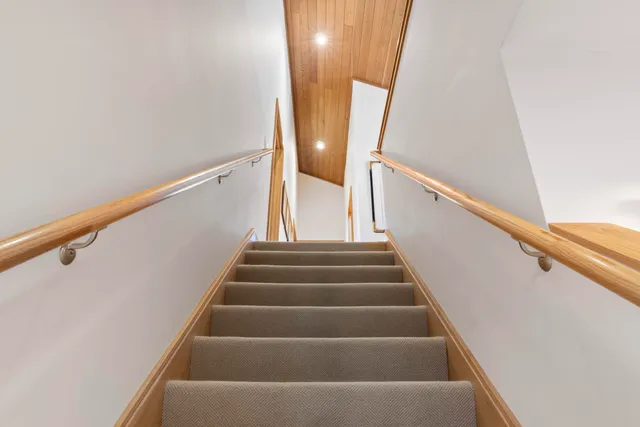 $1,950,000 | 3151 Crystal Drive, Beulah, MI 49617