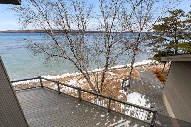 $1,950,000 | 3151 Crystal Drive, Beulah, MI 49617