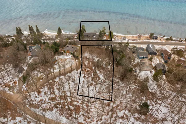 $1,950,000 | 3151 Crystal Drive, Beulah, MI 49617