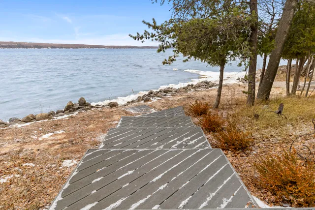 $1,950,000 | 3151 Crystal Drive, Beulah, MI 49617