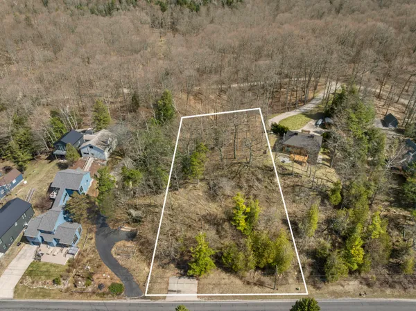 $1,950,000 | 3151 Crystal Drive, Beulah, MI 49617