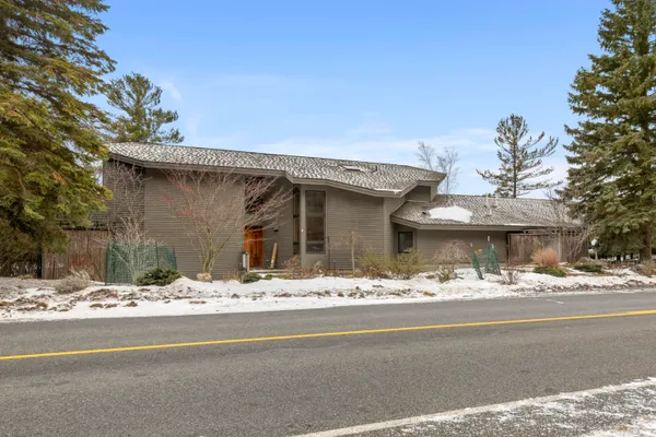 $1,950,000 | 3151 Crystal Drive, Beulah, MI 49617