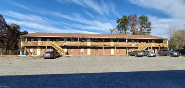 $795 | 3011 Broadbay Drive, Winston-Salem, NC 27107