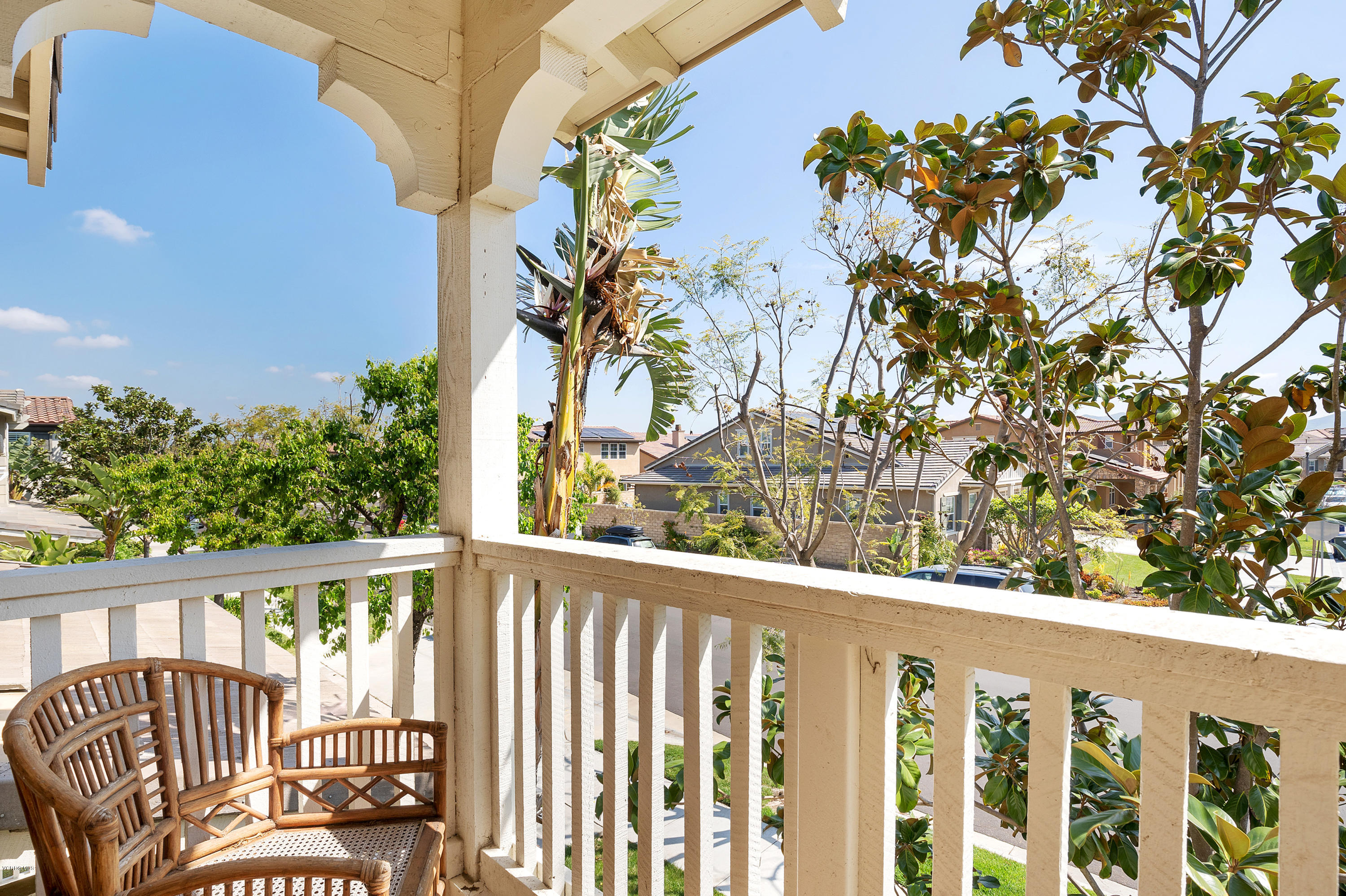 507 Spring Park Road Camarillo, CA 93012 - Photo 22 of 34 a view of a balcony with wooden fence
