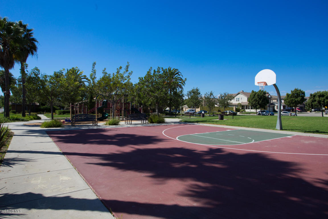 507 Spring Park Road Camarillo, CA 93012 - Photo 27 of 34 a view of a basketball court