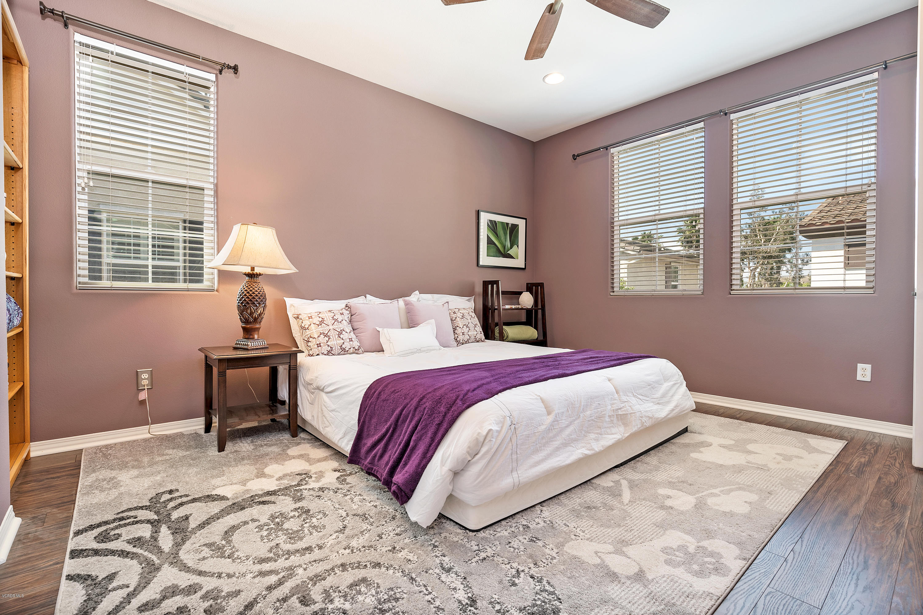 507 Spring Park Road Camarillo, CA 93012 - Photo 4 of 34 a bedroom with a bed and a window