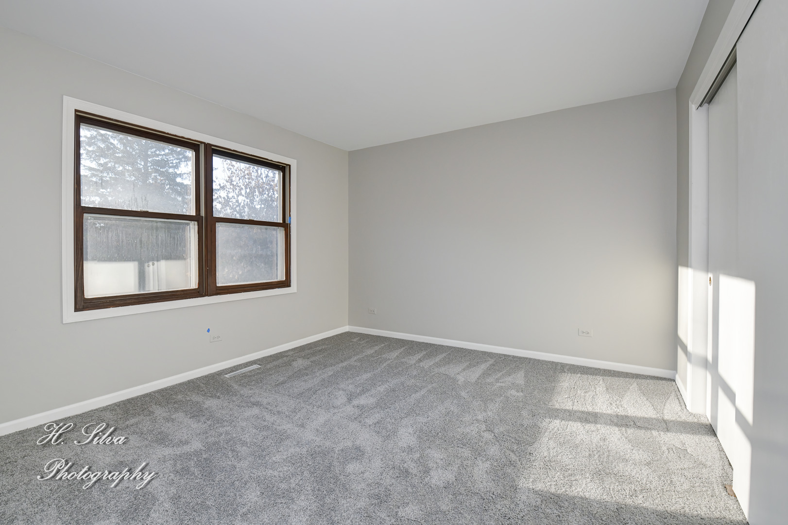 331 Cornell Lane Algonquin, IL 60102 - Photo 22 of 30 a view of an empty room with a window