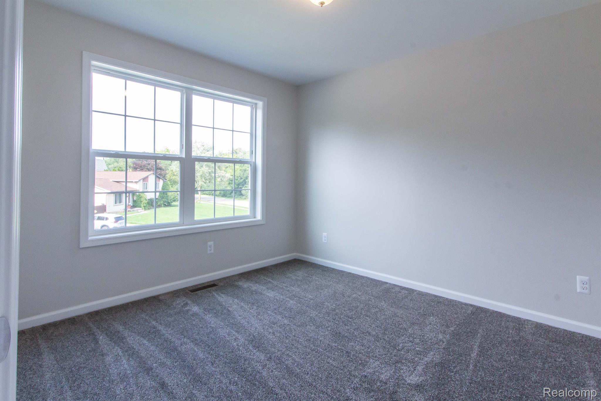 2594 Maplecrest Road Sterling Heights, MI 48310 - Photo 33 of 48 Gallery Image 33