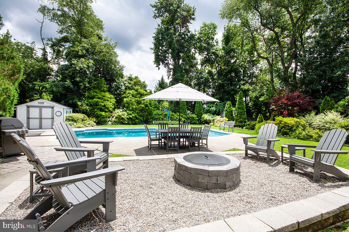 44 Aberdeen Drive Sicklerville, NJ 08081 - Photo 3 of 52 Exterior Back: In-Ground Pool