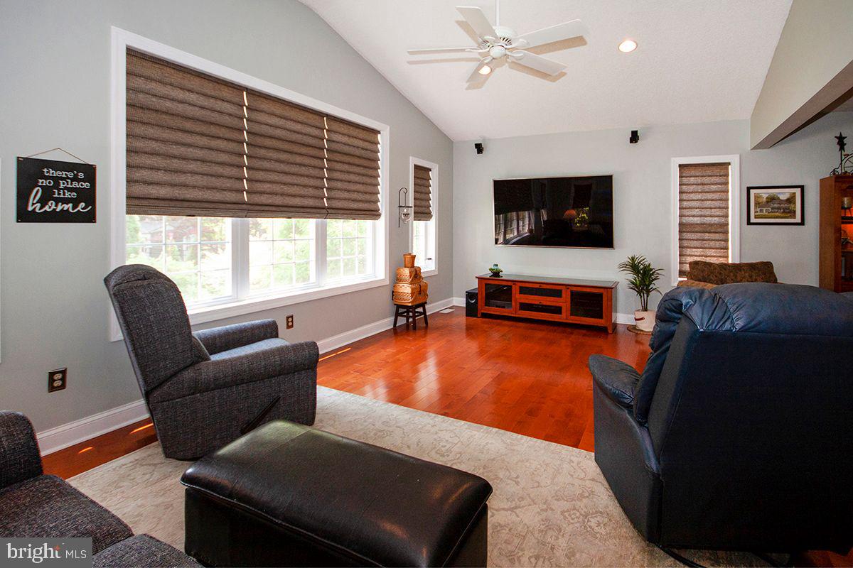 44 Aberdeen Drive Sicklerville, NJ 08081 - Photo 24 of 52 Sunroom: Custom Drapery, Vaulted Ceilings