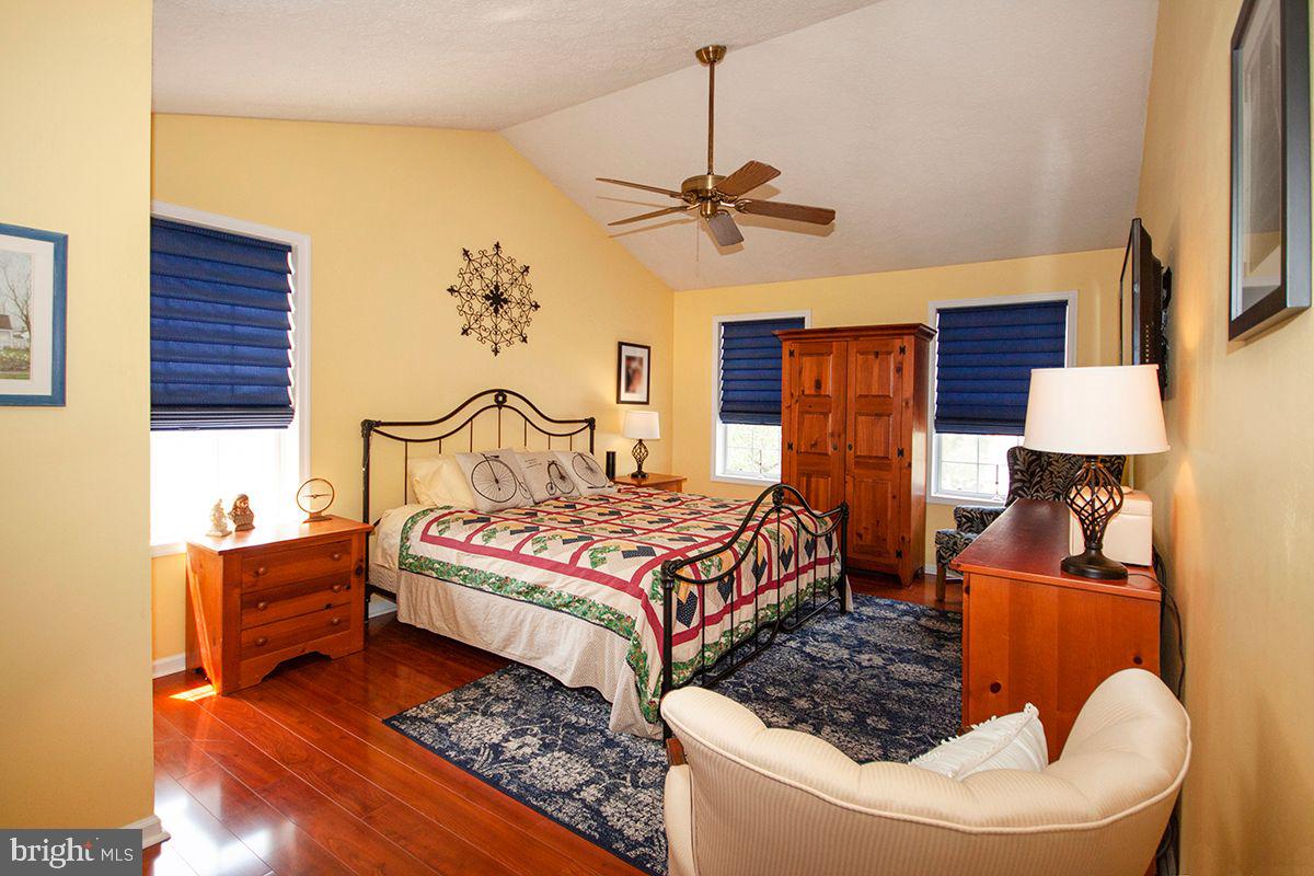 44 Aberdeen Drive Sicklerville, NJ 08081 - Photo 28 of 52 Master Bedroom: Vaulted Ceilings, H/W Floors