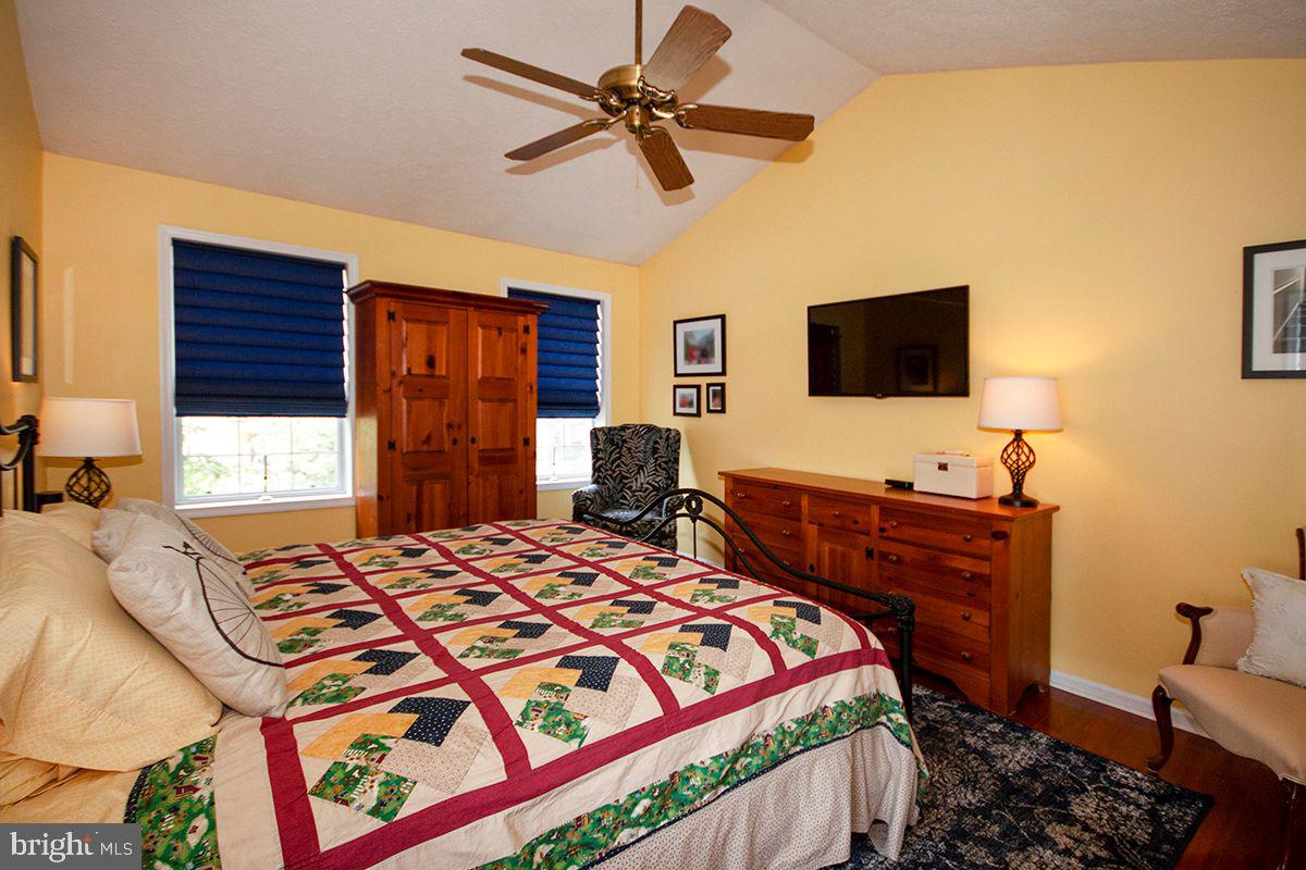 44 Aberdeen Drive Sicklerville, NJ 08081 - Photo 29 of 52 Master Bedroom: Vaulted Ceilings, H/W Floors