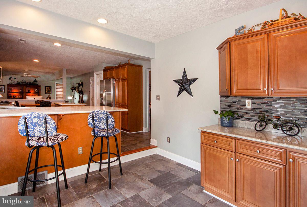 44 Aberdeen Drive Sicklerville, NJ 08081 - Photo 48 of 52 Kitchenette for entertaining