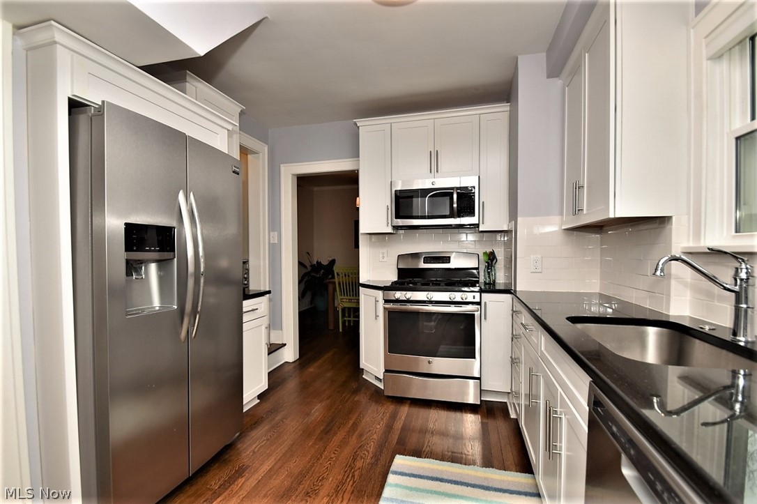 2583 Princeton Road Cleveland, OH 44118 - Photo 8 of 26