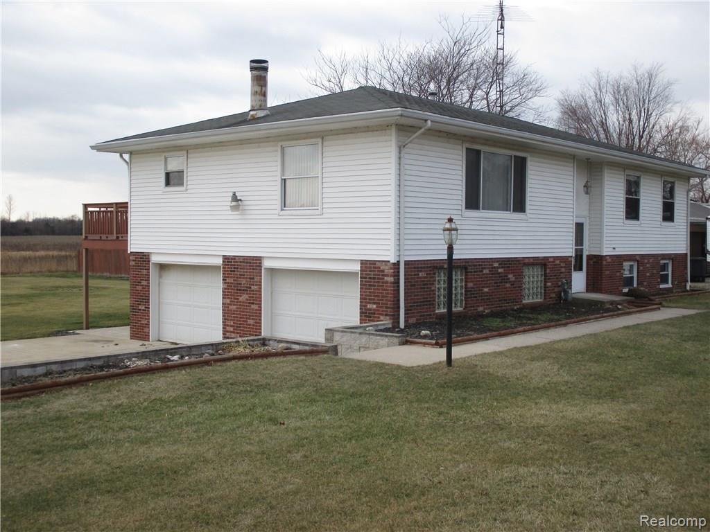 701 East Erie Road Temperance, MI 48182 - Photo 2 of 18 E:\DCIM\916___02\mls pics\2.JPG