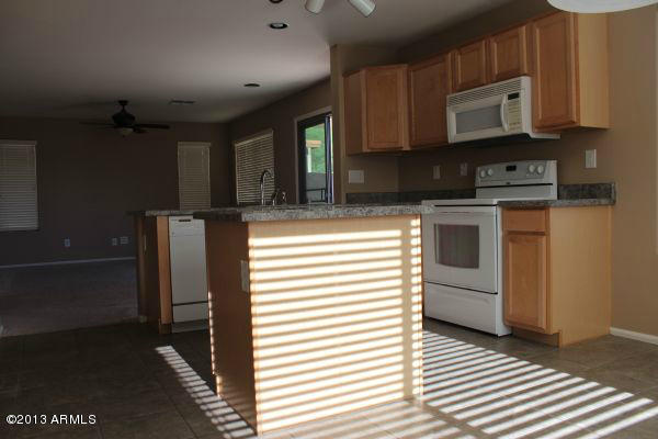 2451 West Via Dona Road Phoenix, AZ 85085 - Photo 4 of 7 viadonna4