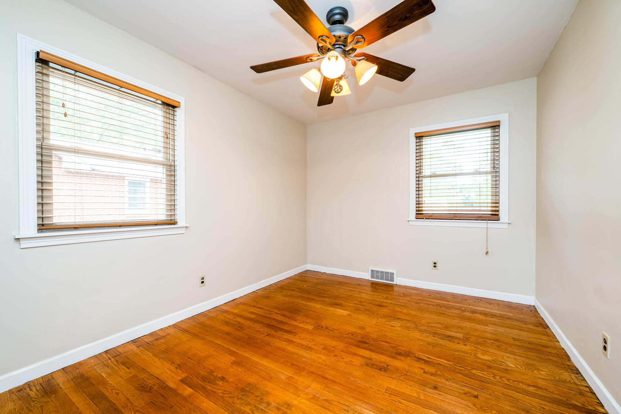 223 Fisk Road Benton Harbor, MI 49022 - Photo 15 of 26 Fiske-115