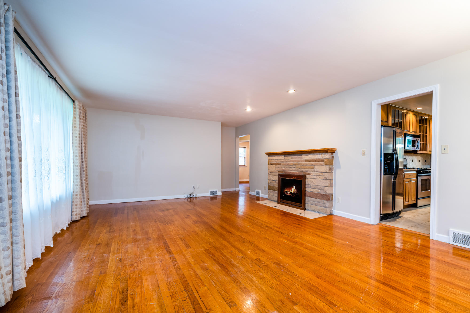 223 Fisk Road Benton Harbor, MI 49022 - Photo 5 of 26 Fiske-105