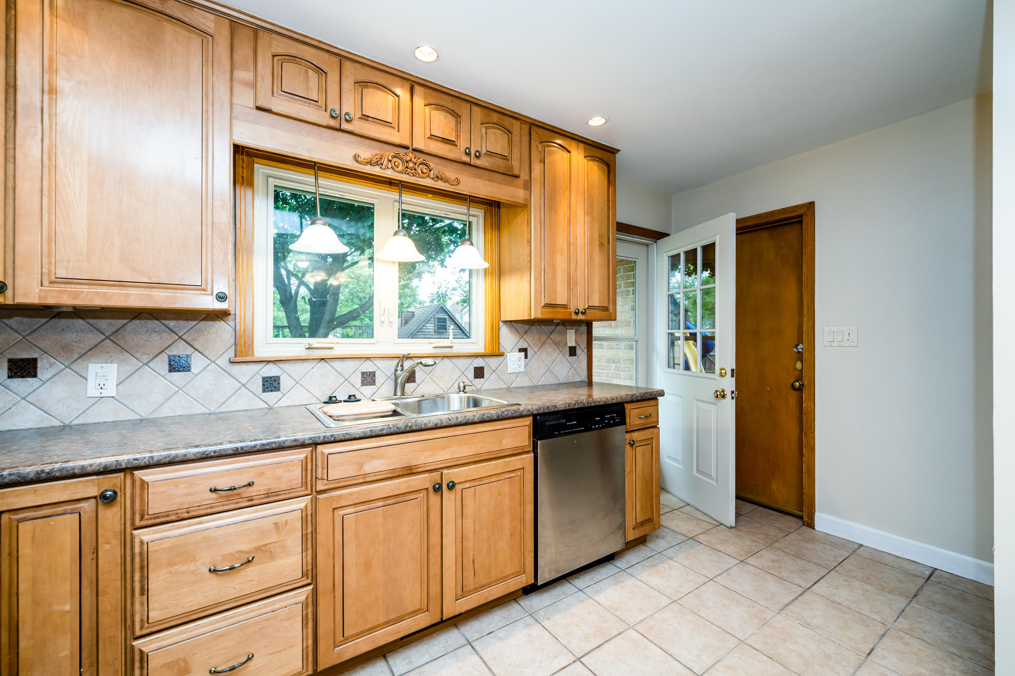 223 Fisk Road Benton Harbor, MI 49022 - Photo 10 of 26 Fiske-110