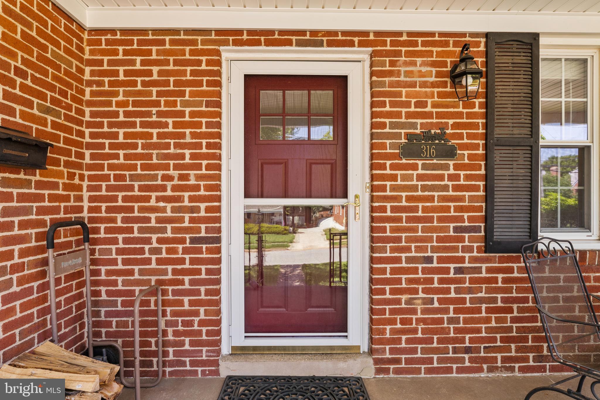 316 Gralan Road Baltimore, MD 21228 - Photo 5 of 43