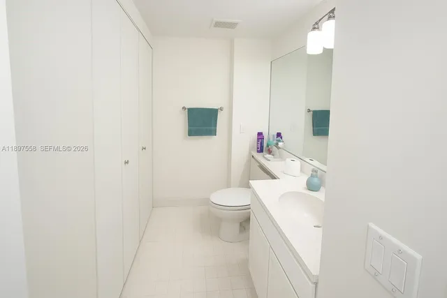 $3,200 | 3610 Yacht Club Drive, Unit 414, Aventura, FL 33180