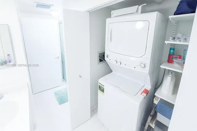 $3,200 | 3610 Yacht Club Drive, Unit 414, Aventura, FL 33180