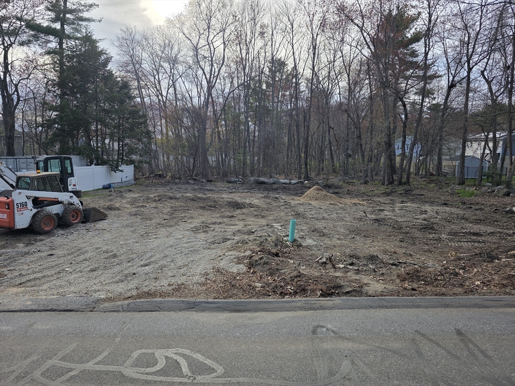 3 Stanwood Road Salem, NH 03079 - Photo 1 of 4