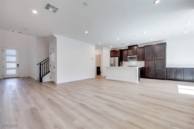 $584,801 | 11905 Angle Clf Avenue, Las Vegas, NV 89138