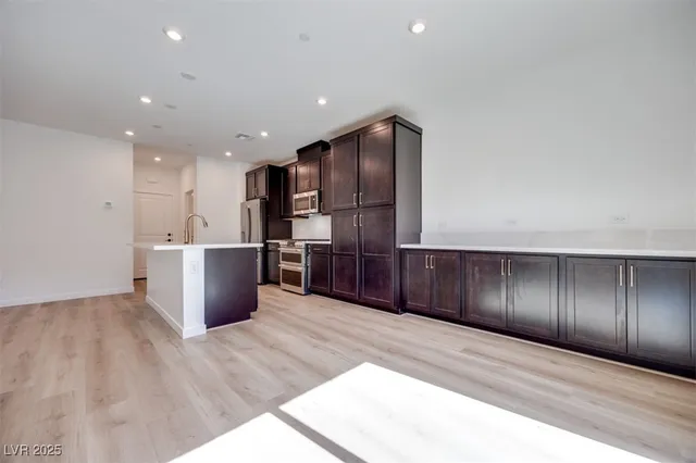 $584,801 | 11905 Angle Clf Avenue, Las Vegas, NV 89138