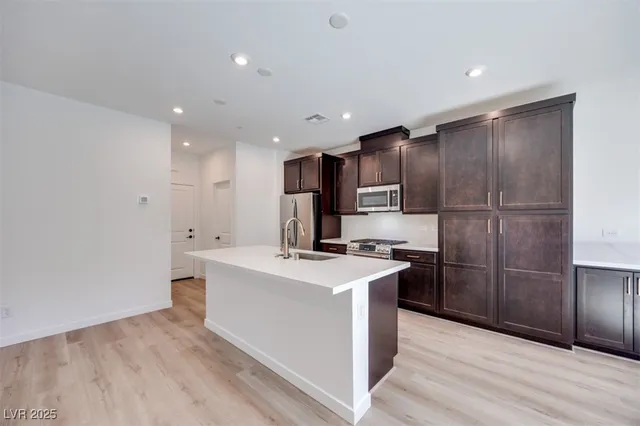 $584,801 | 11905 Angle Clf Avenue, Las Vegas, NV 89138