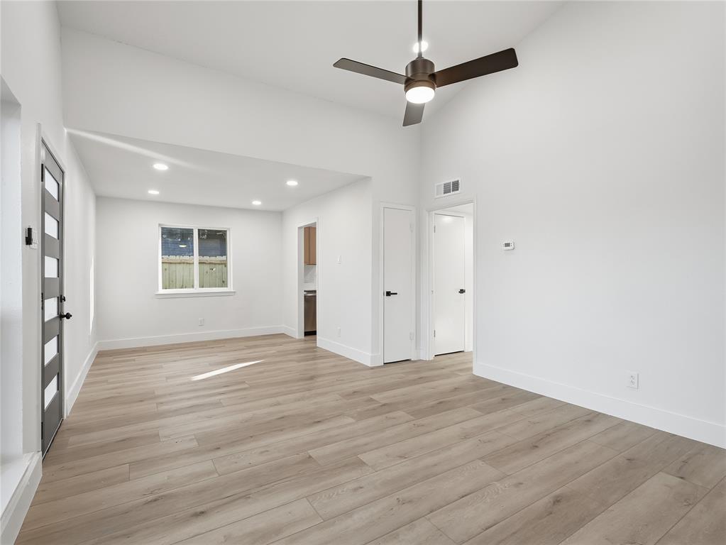 1725 R Avenue Plano, TX 75074 - Photo 5 of 34