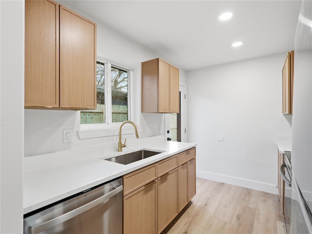 1725 R Avenue Plano, TX 75074 - Photo 7 of 34