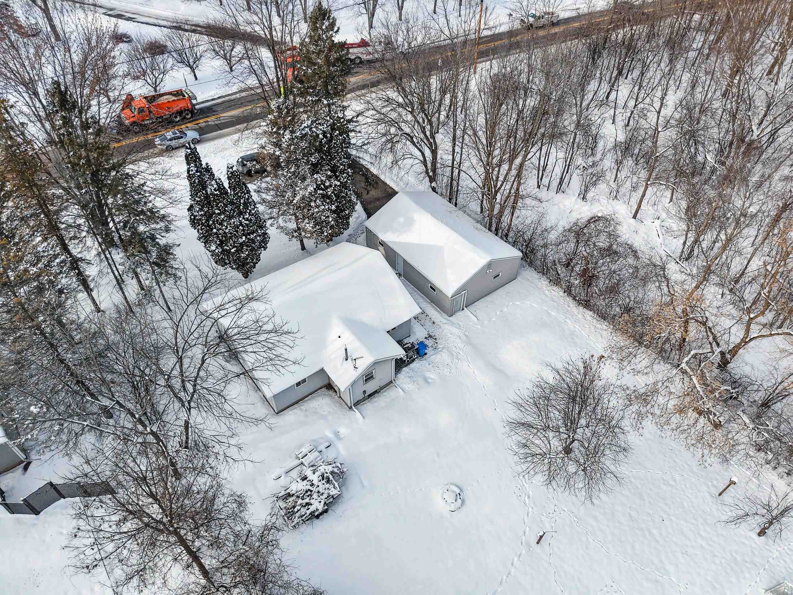 6482 County Rd A Neenah, WI 54956 - Photo 5 of 31