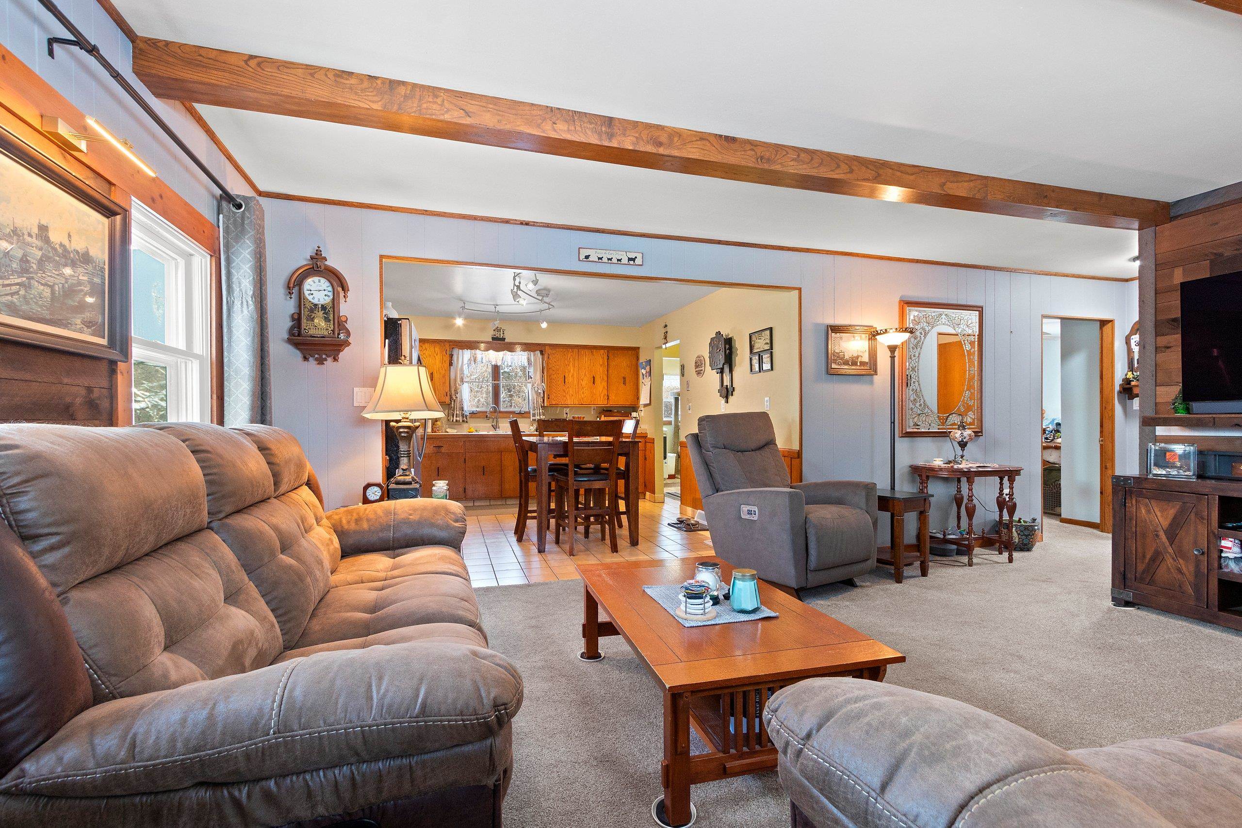 6482 County Rd A Neenah, WI 54956 - Photo 7 of 31