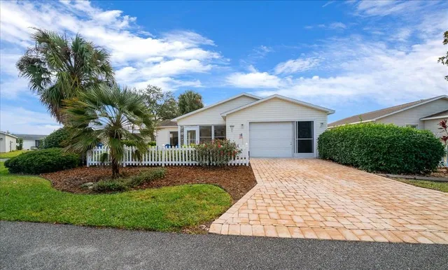 $315,000 | 2584 Acosta Court, The Villages, FL 32162